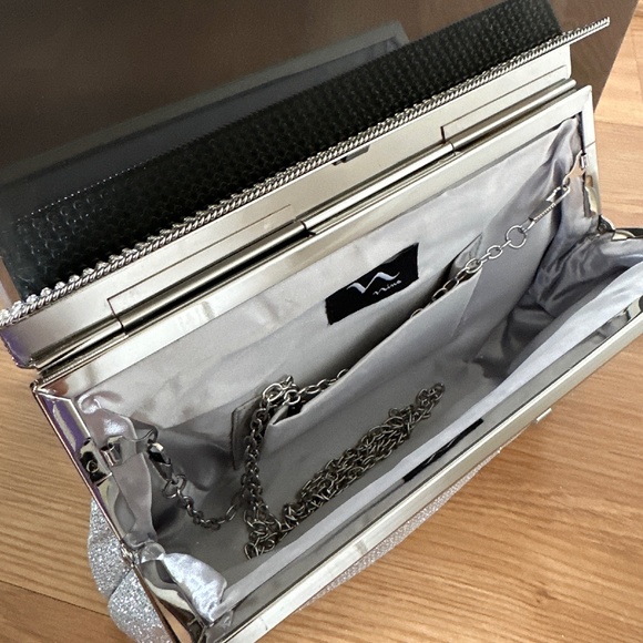 Nina Sweeny 21 Clutch, Silver - Picture 6 of 9